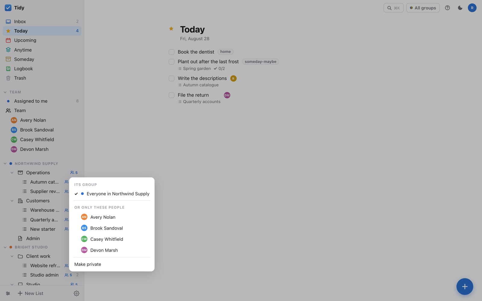 The sharing menu on a list, offering everyone in the group, only chosen people, or private.